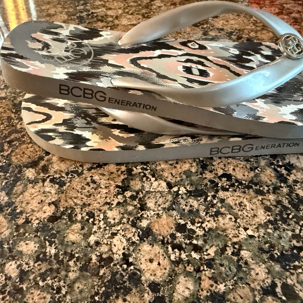 BCBGeneration Silver and Black Patterned Sandals - image 3